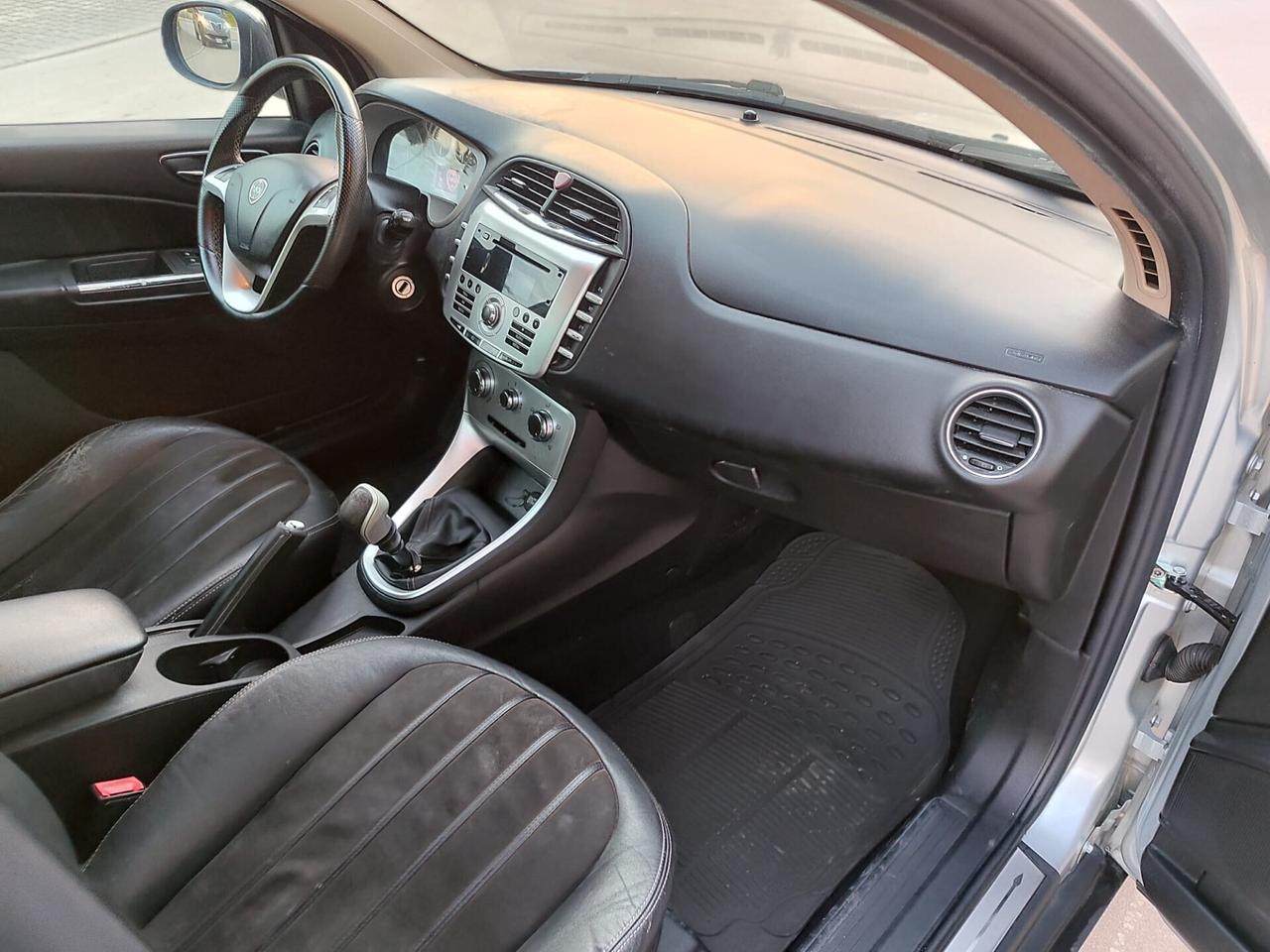 Lancia Delta 1.6 MJT DPF 2011!!