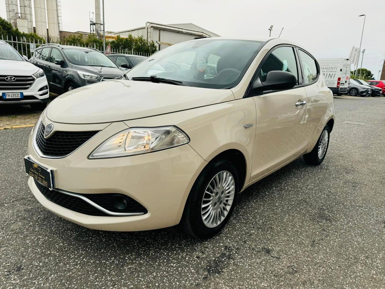 Lancia Ypsilon 1.2 69 CV 5 porte Platinum