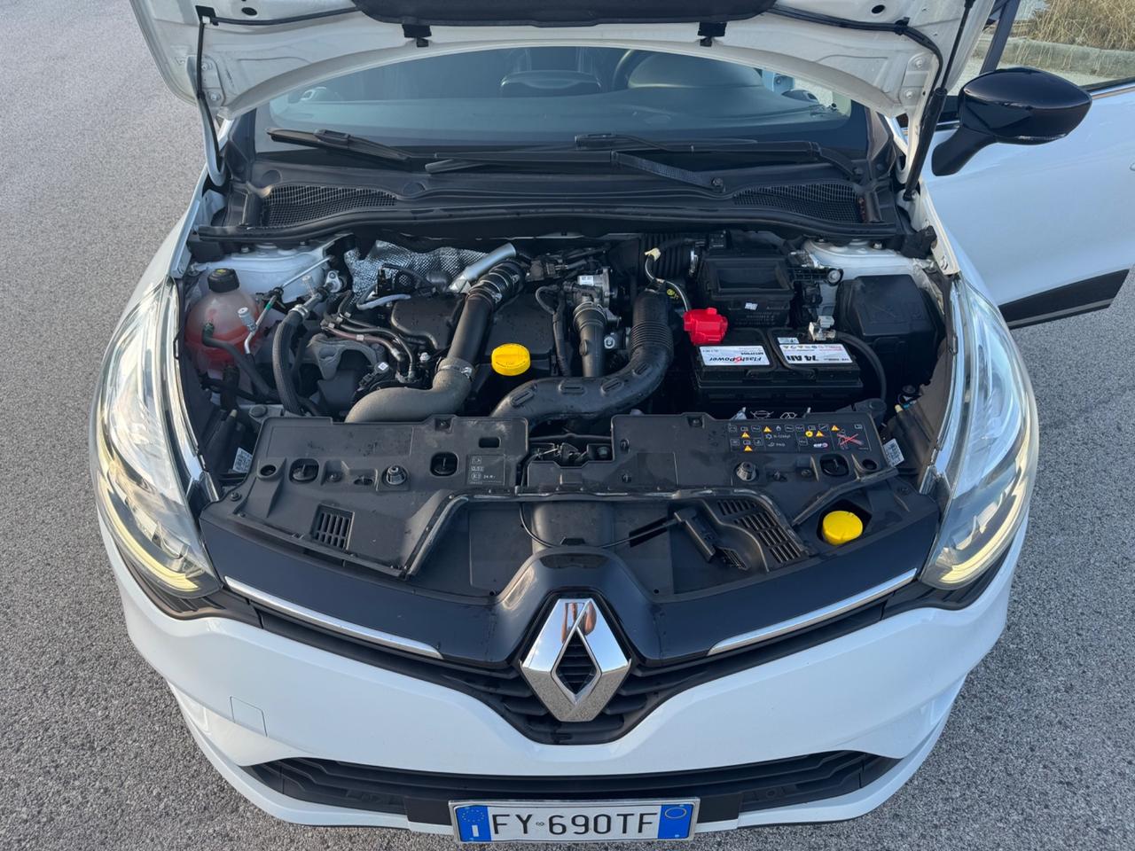 Renault Clio dCi 8V 75 CV 5 porte Moschino Life N 1 (autocarro)