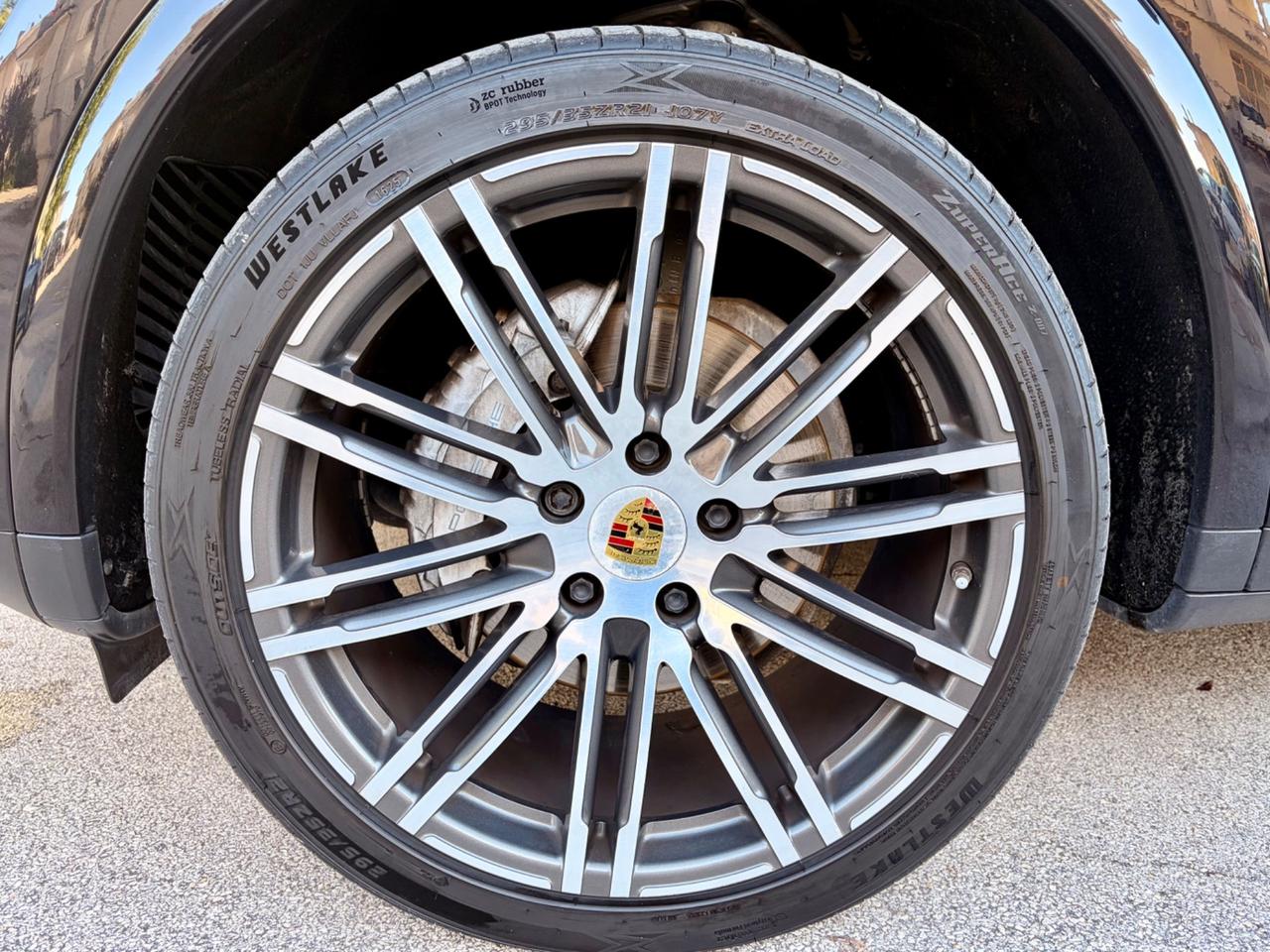 Porsche Cayenne 3.0 Diesel UNICO PROPRIETARIO IVA ESPOSTA