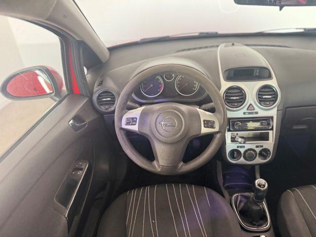 OPEL Corsa 1.2 5 porte Cosmo.