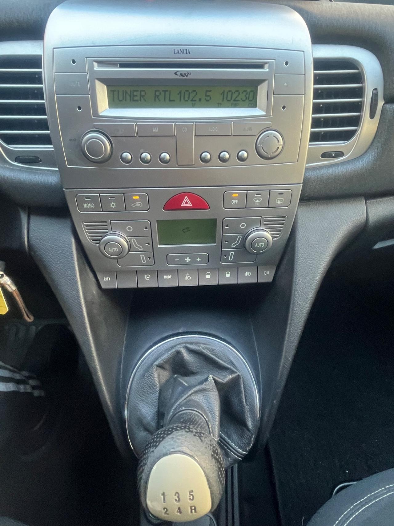 Lancia Ypsilon 1.3 Disel