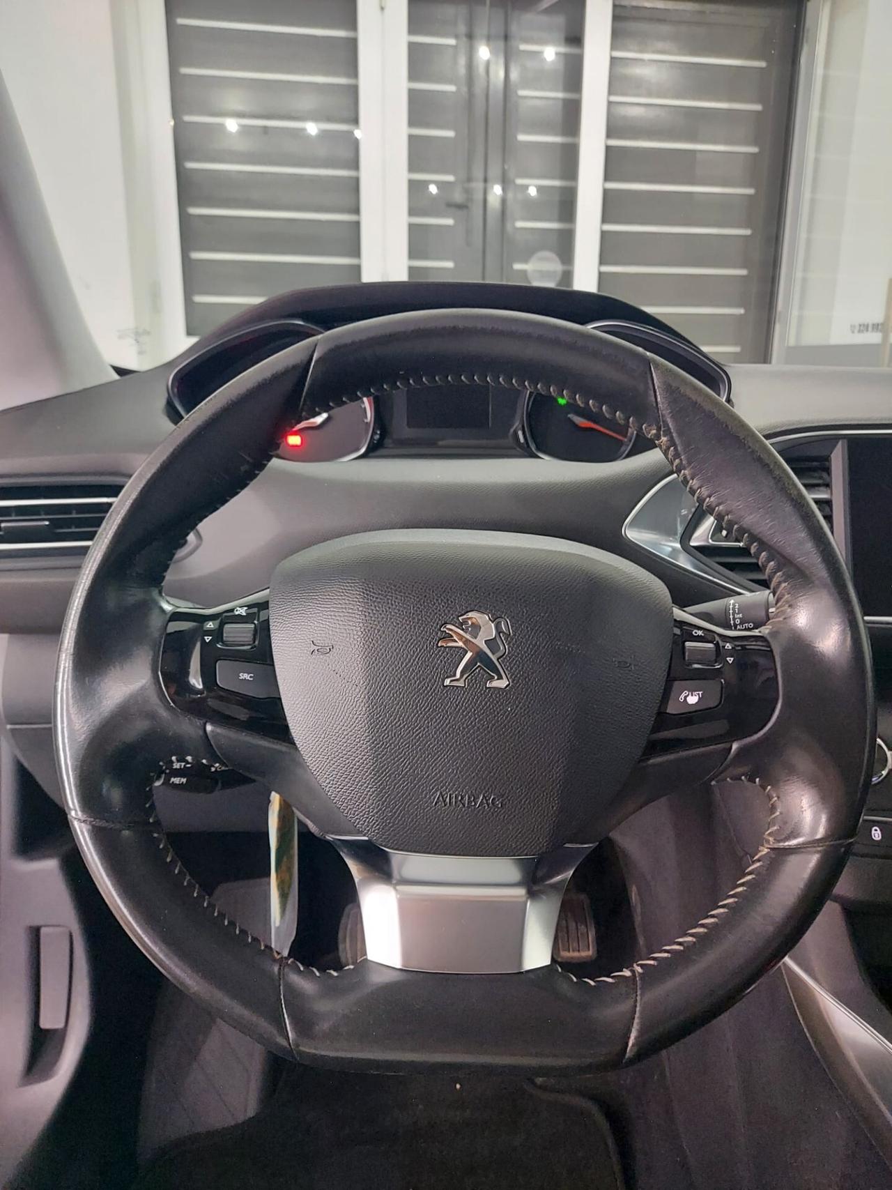 Peugeot 308 1.6 e-HDi 115 CV Stop&Start Allure
