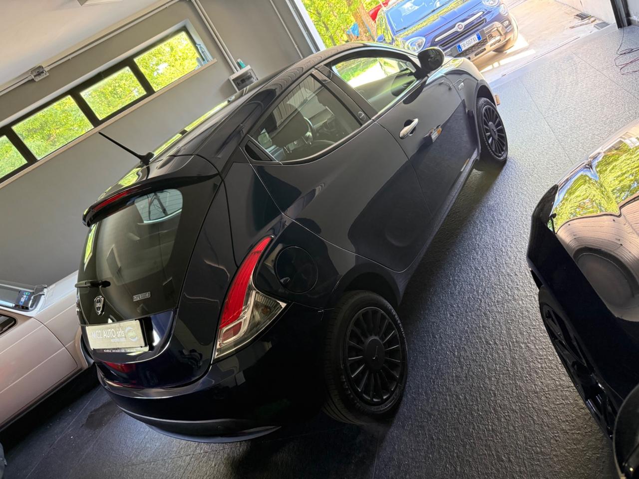 Lancia Ypsilon 1.0 FireFly 5 porte S&S Hybrid Ecochic Gold