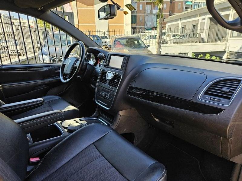 Lancia Voyager 2.8L 177cv Autom. S 7POSTI