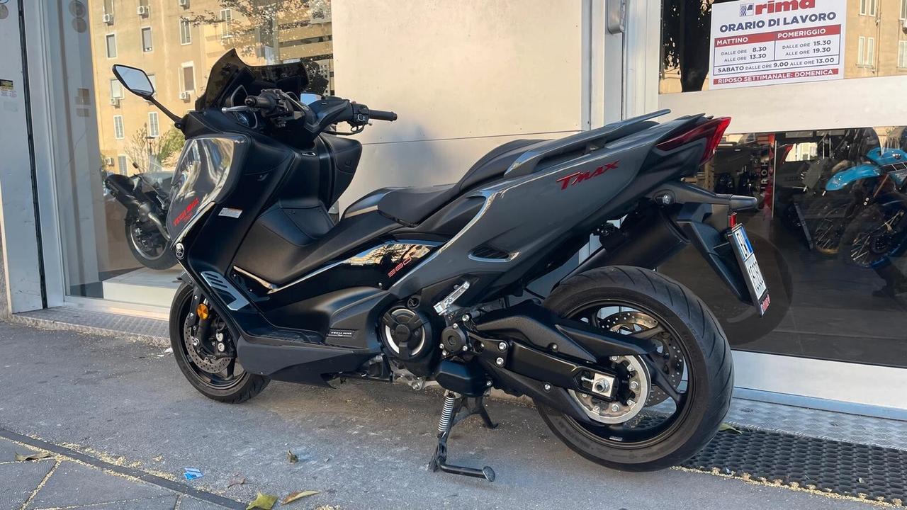 Yamaha TMAX 560