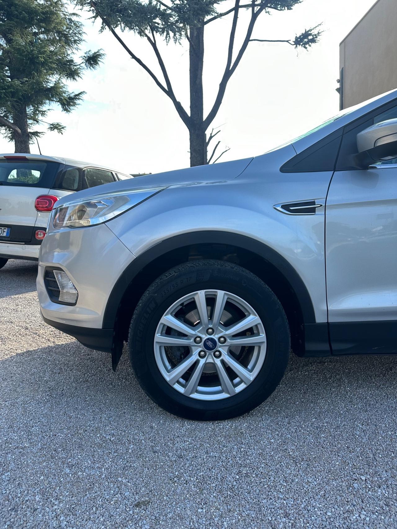 Ford Kuga 1.5 TDCI 120 CV S&S 2WD Business