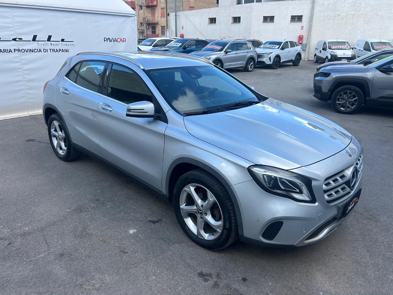 MERCEDES-BENZ GLA 220 d Automatic 4Matic Premium