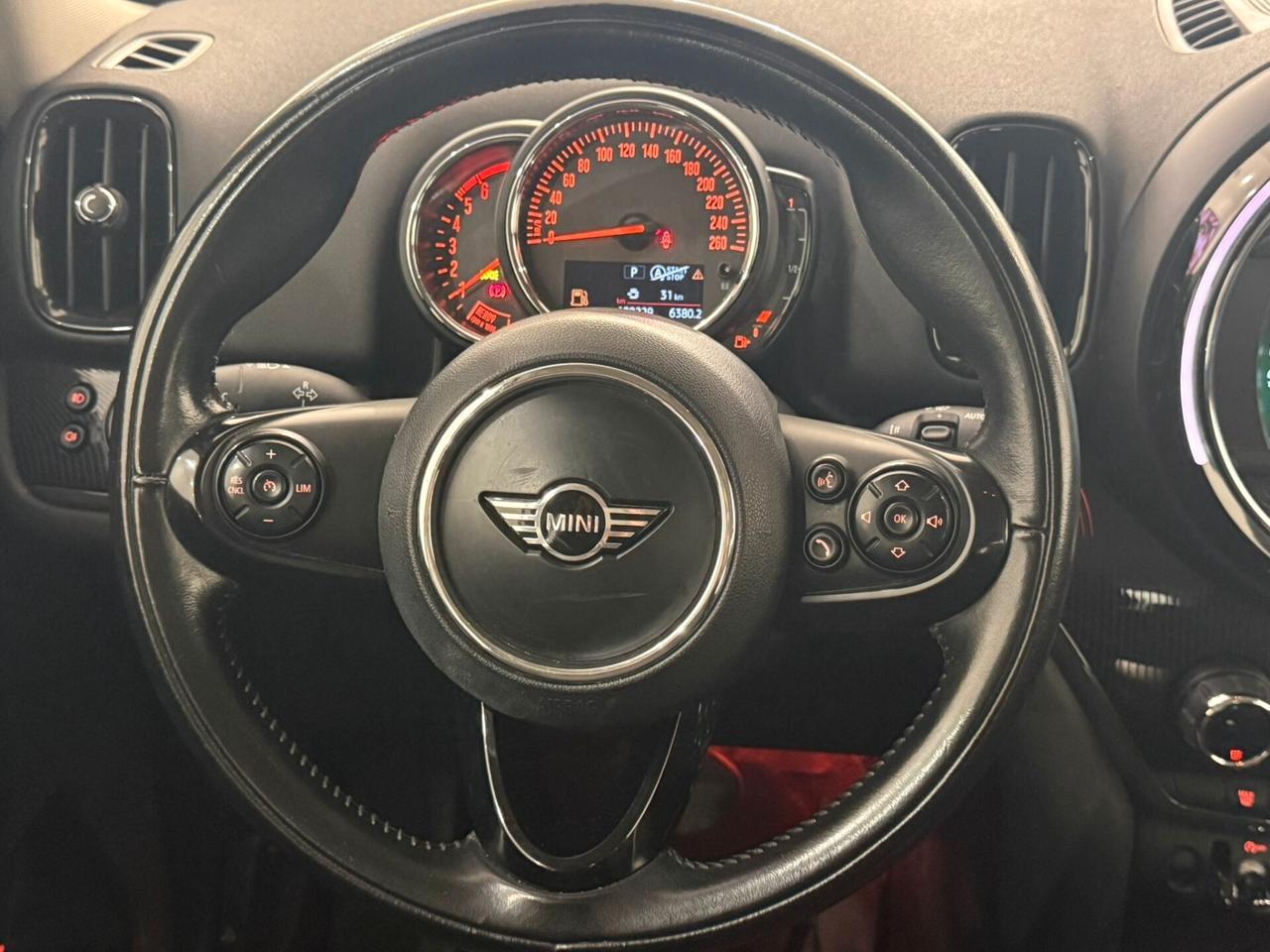 Mini Cooper D Countryman 1.5 HYPE automatica