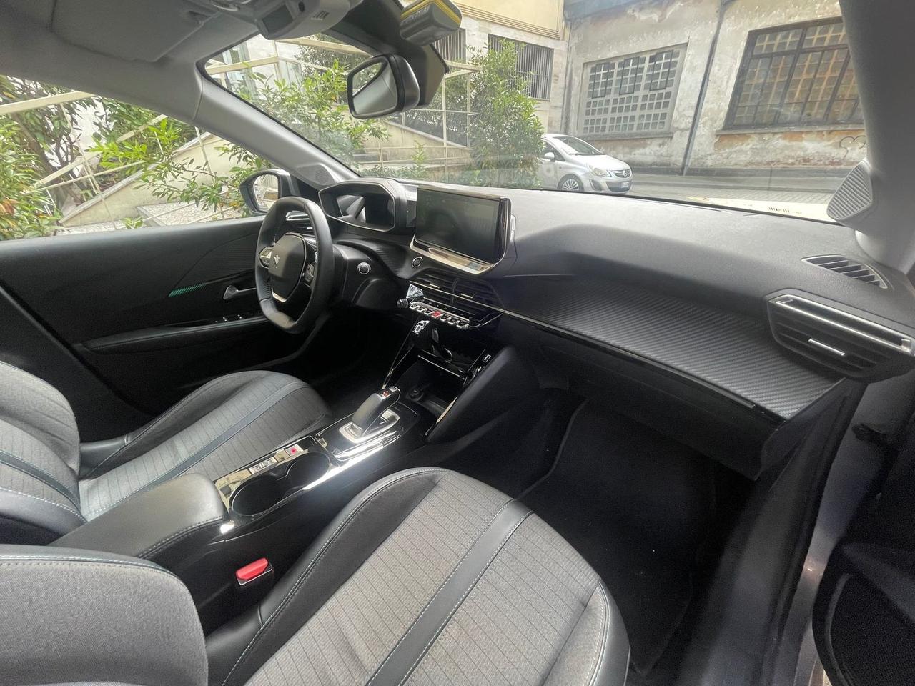 Peugeot 208 Allure e-208 #5990