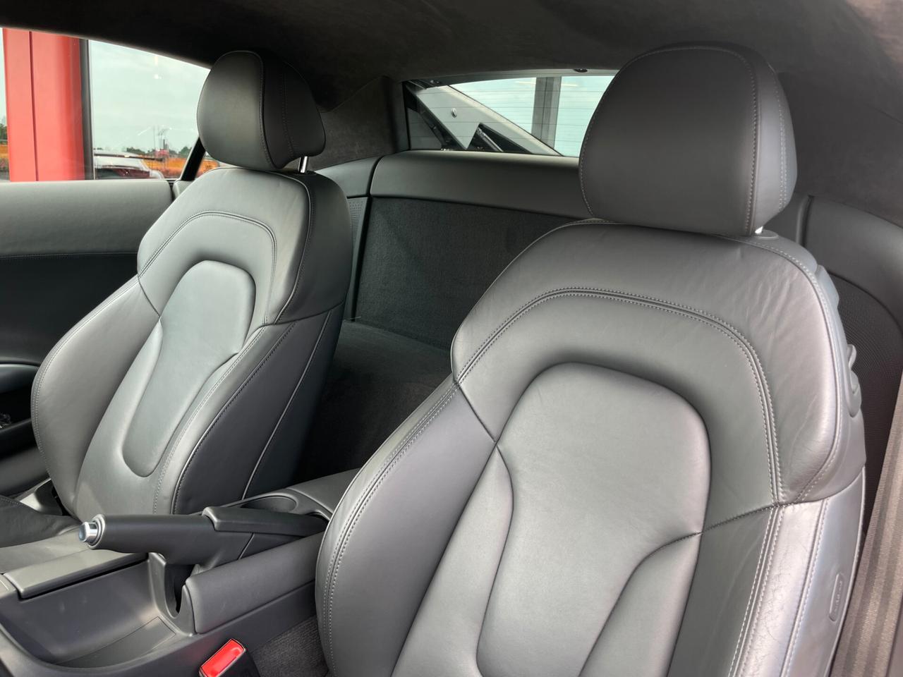 Audi R8 4.2 V8 Cambio MANUALE