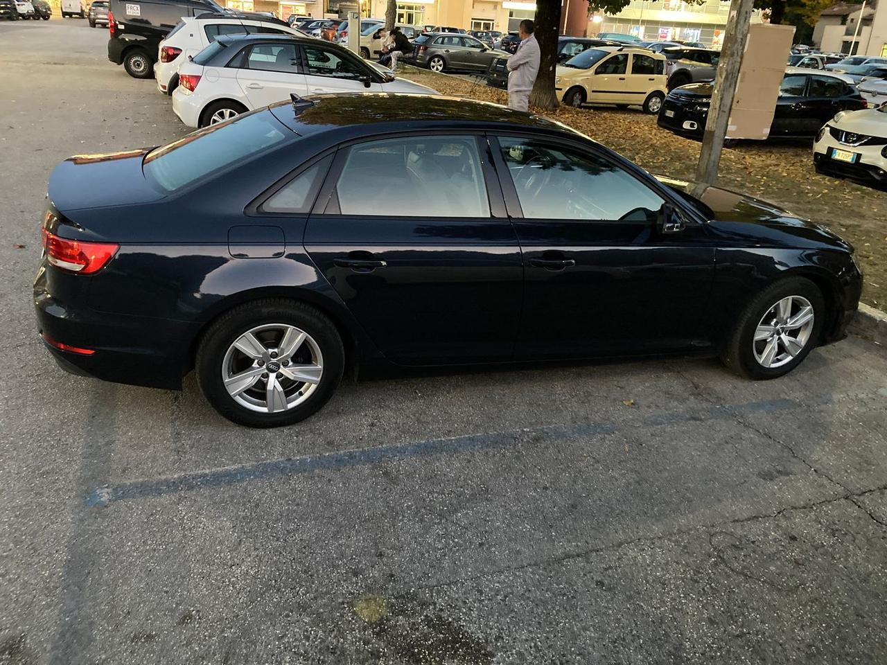 Audi A4 2.0 35 TDI Business #7324