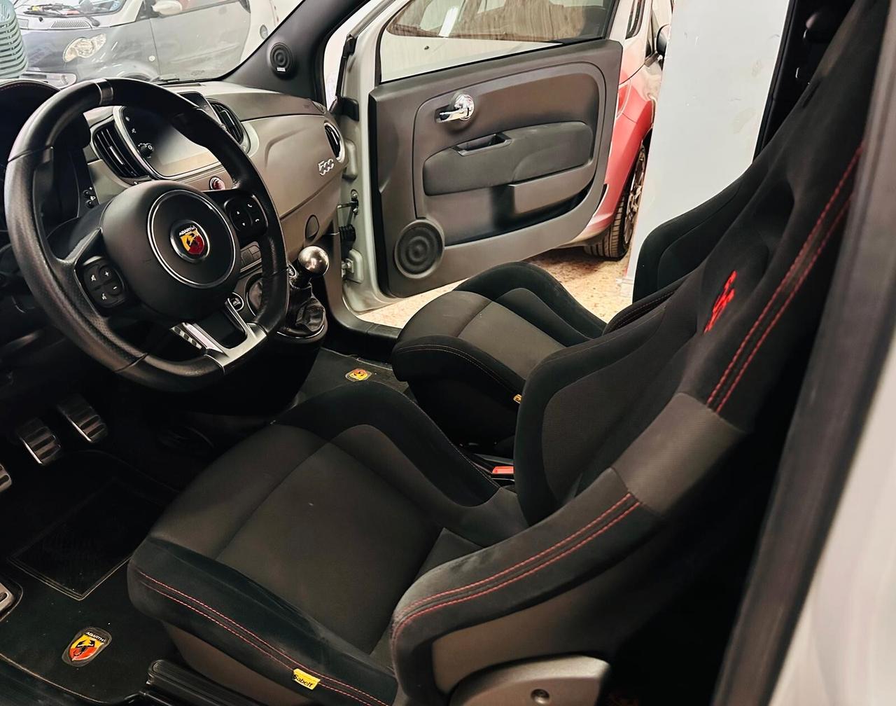Abarth 500 1.4 Turbo T-Jet 135CV**