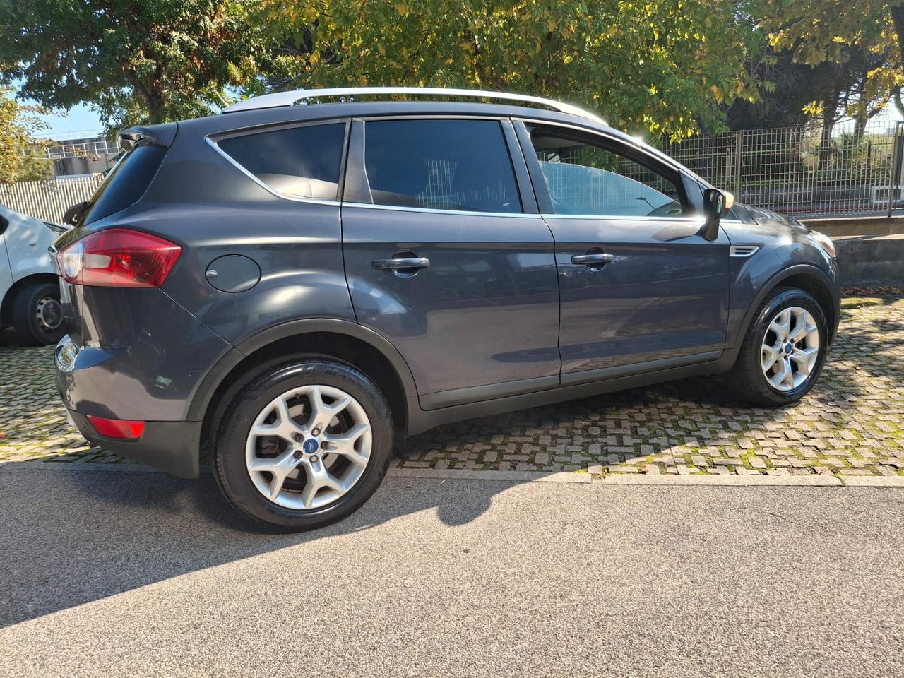 Ford Kuga 2.0 TDCi 140 CV 2WD Titanium*Garanzia 12 mesi*