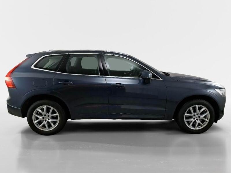 Volvo XC60 B4 D AWD automatico Momentum Pro