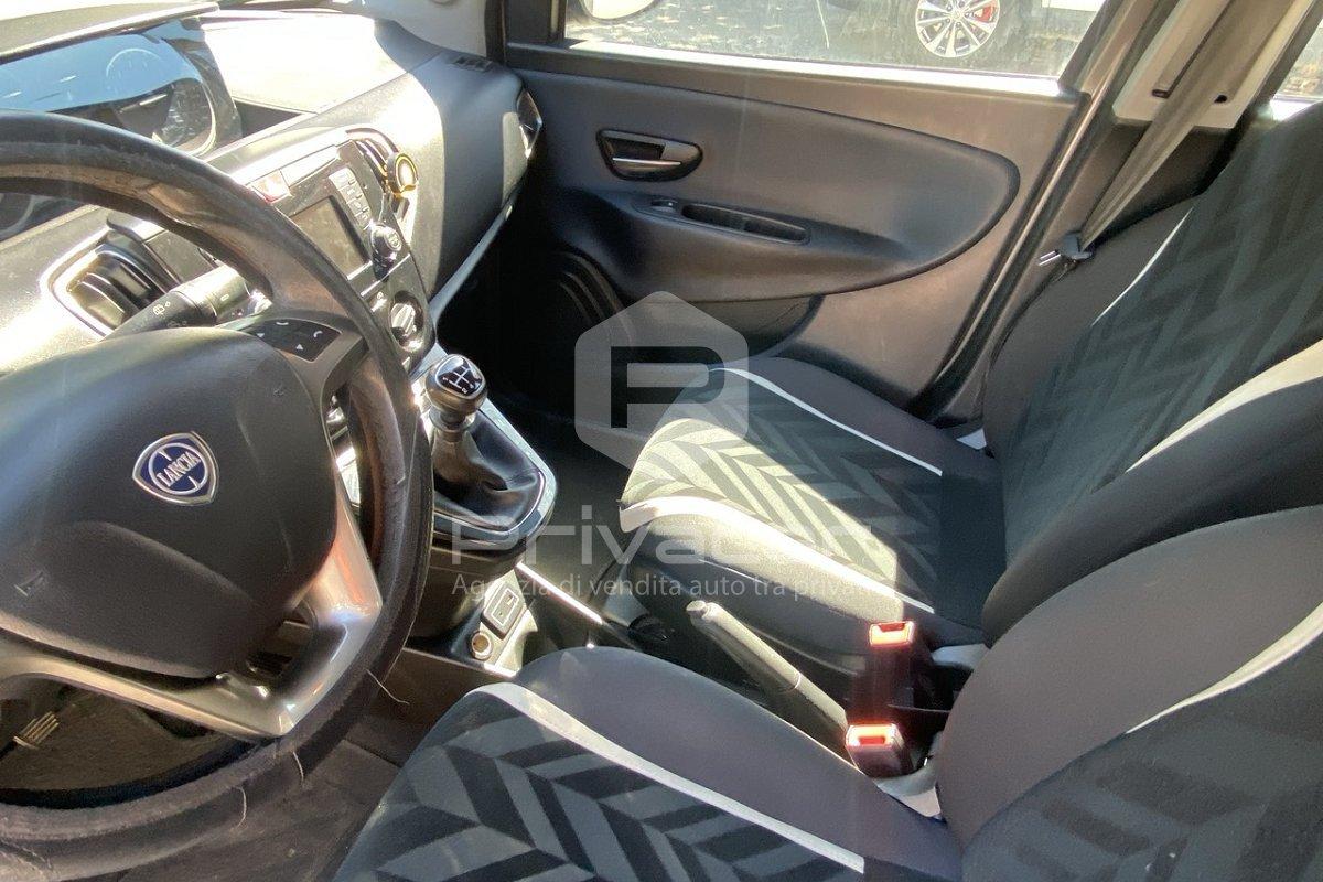 LANCIA Ypsilon 1.2 69 CV 5 porte Silver