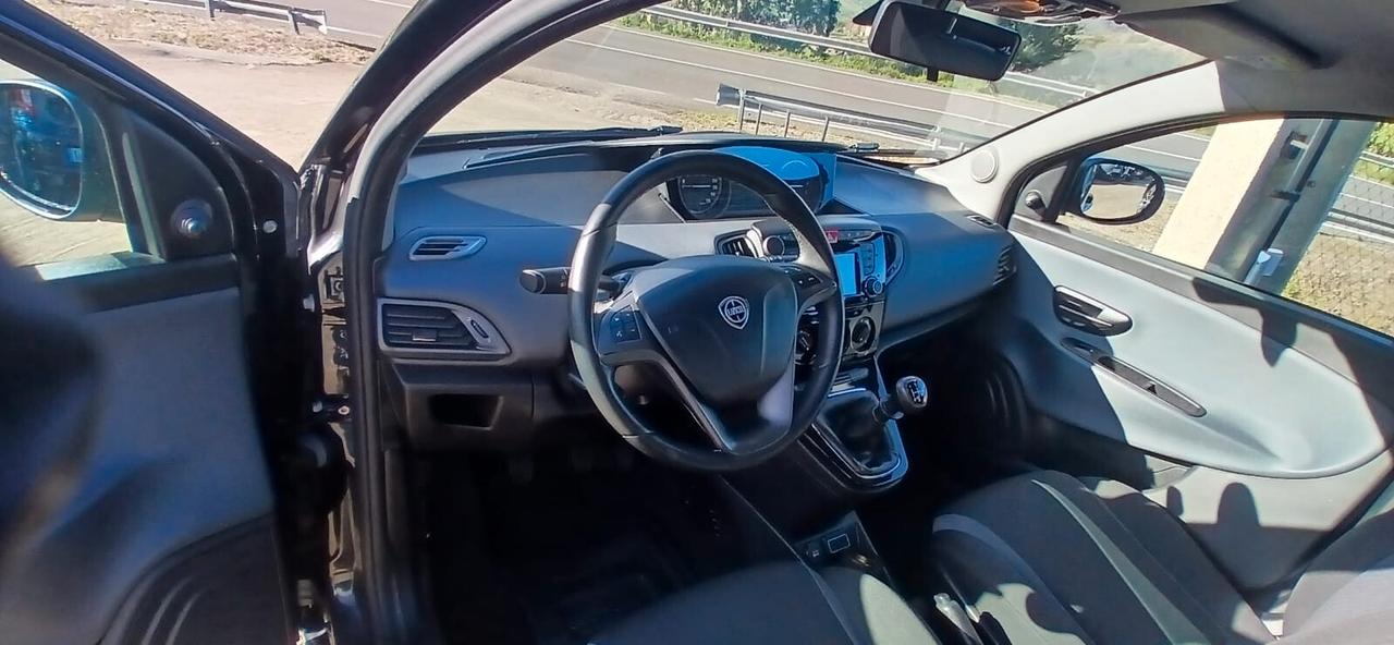 Lancia Ypsilon 1.2 69 CV GPL Gold - 2016