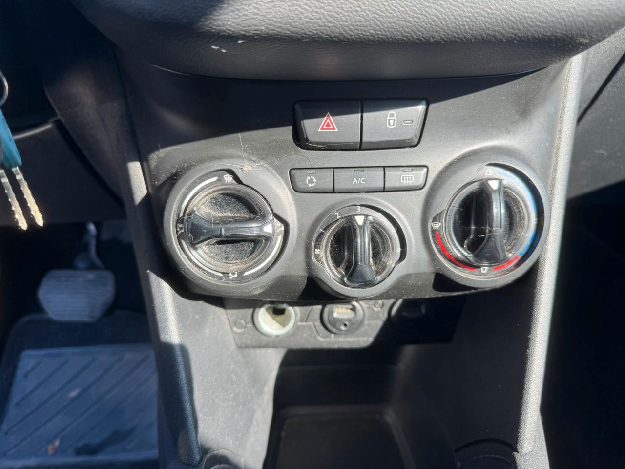 Peugeot 208 1.4 hdi 5 porte AUTOMATICA KM 116.000