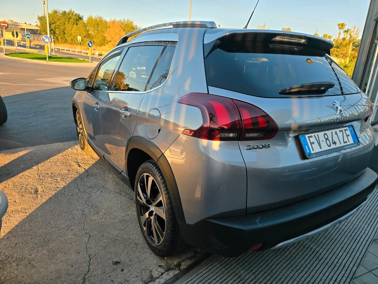 Peugeot 2008 BlueHDi 100 S&S Allure