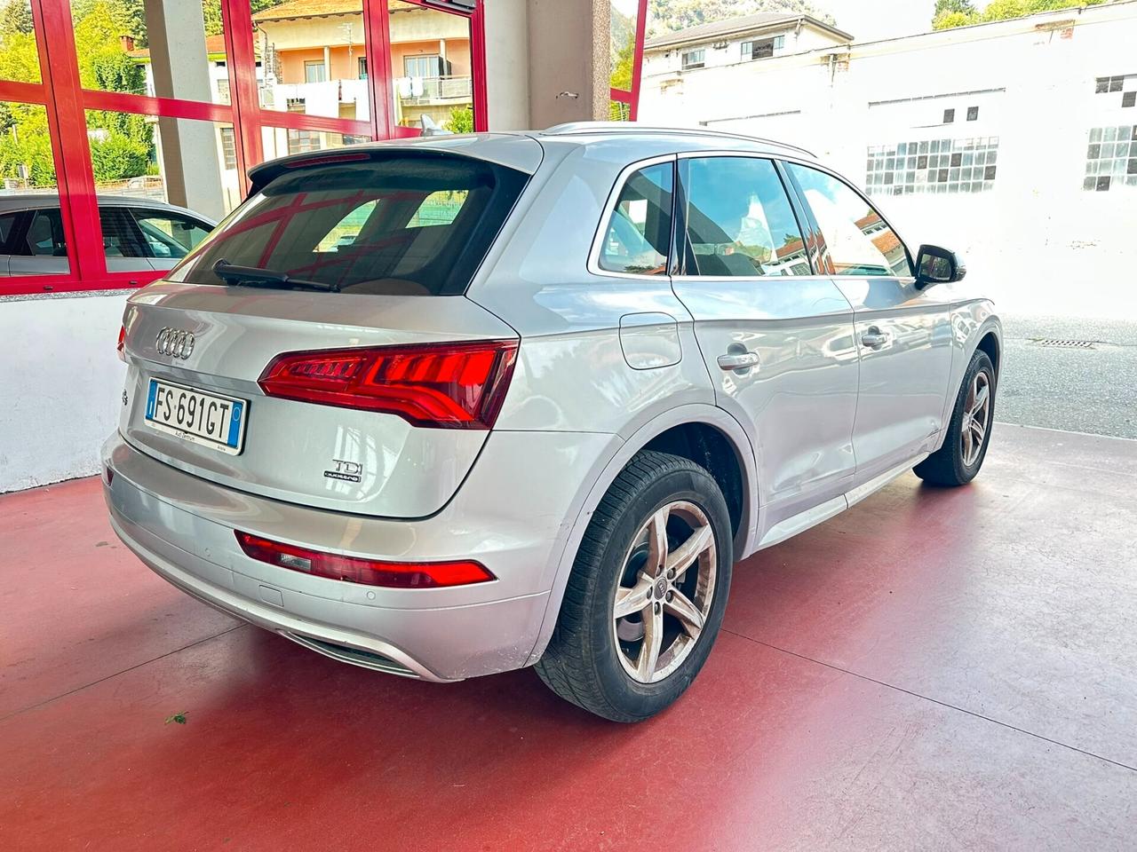 Audi Q5 2.0 TDI 150 CV Business