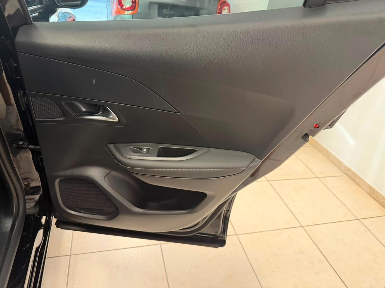 Peugeot 2008 Hybrid 145 e-DCS6 Allure RATE A PARTIRE DA 225 € AL MESE