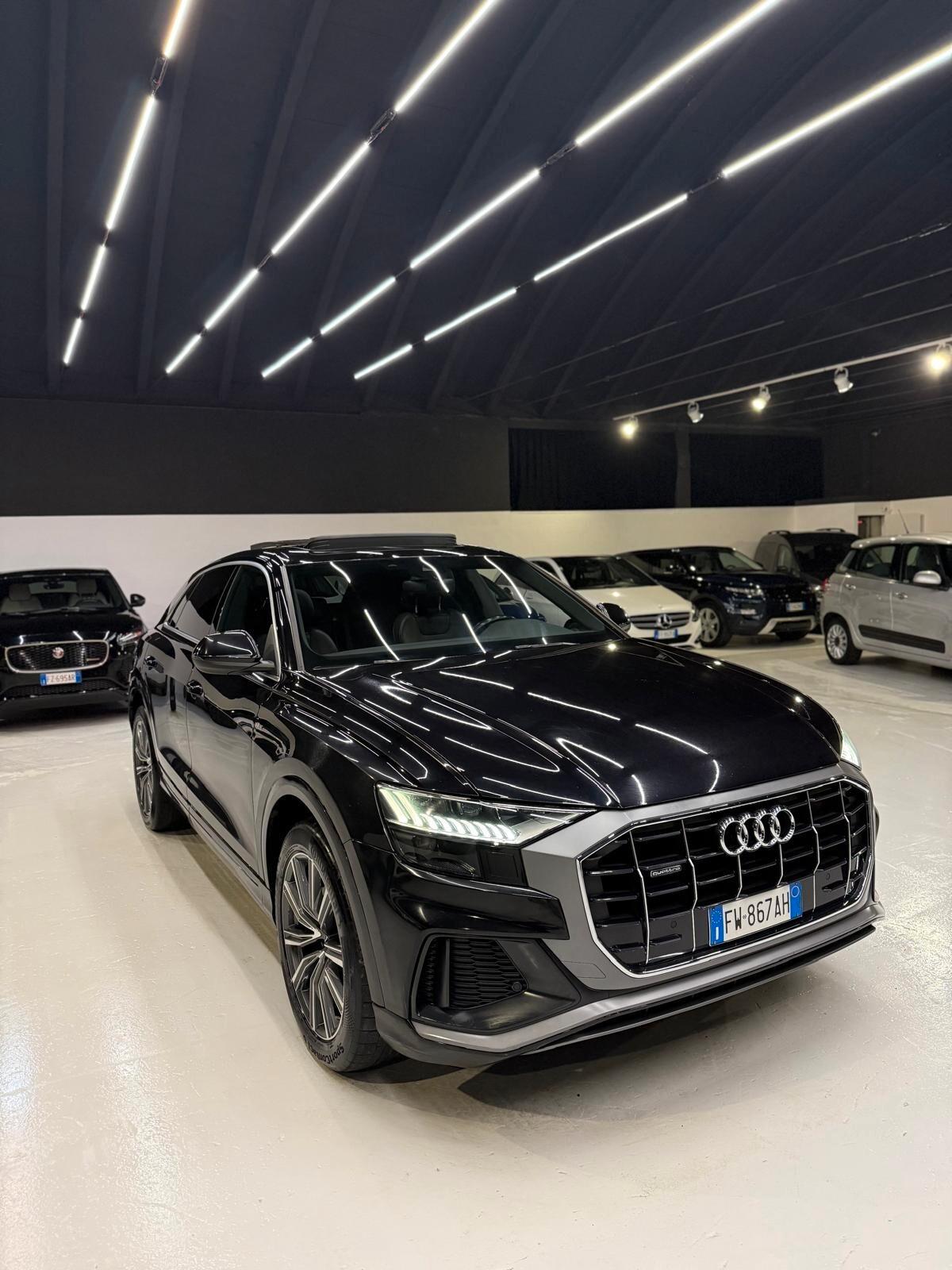 Audi Q8 50 SLINE