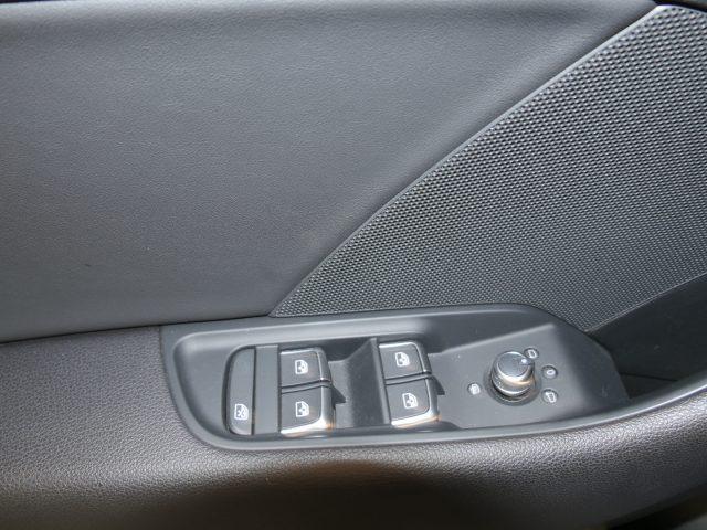 AUDI A3 SPB 40 TFSI quattro S tronic S-LINE