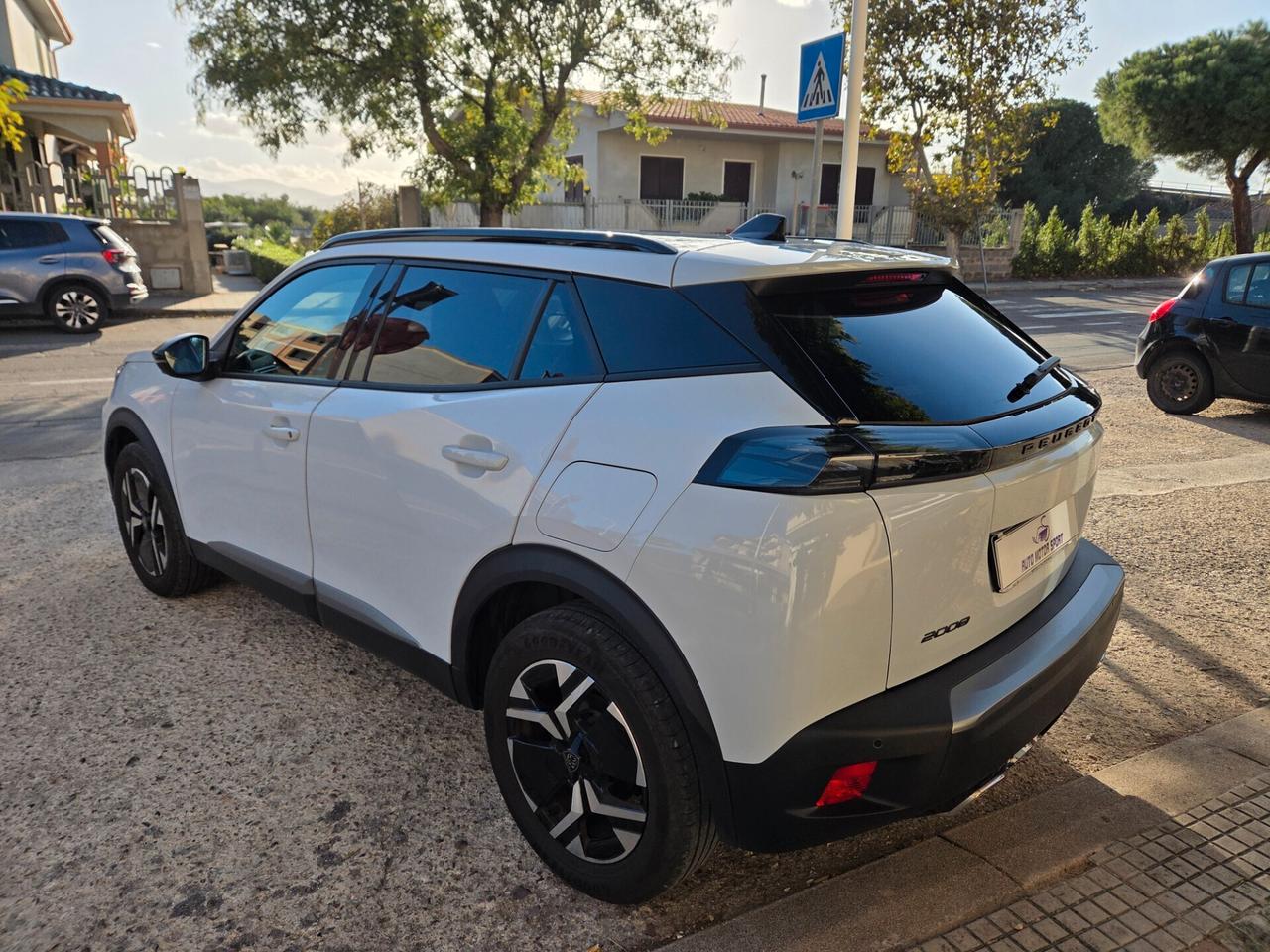 Peugeot 2008 PureTech 1.2 130 cv automatica