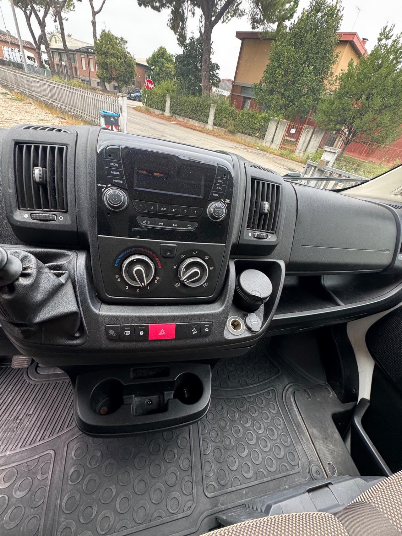 Peugeot Boxer 330 BlueHDi 140 S&S PC-TN Combi Comfort
