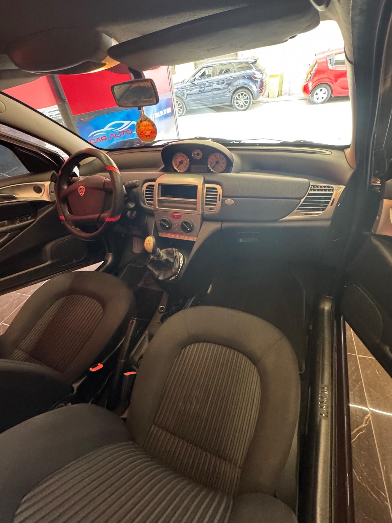 Lancia Ypsilon 1.2 69 CV Diva