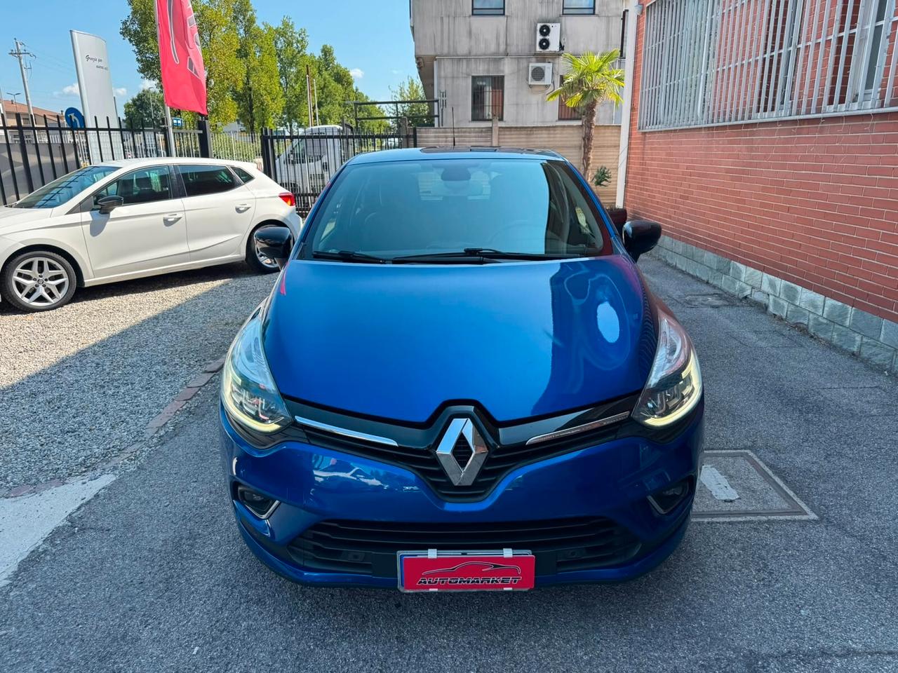 Renault Clio 0.9 TCe 90CV Moschino Intens