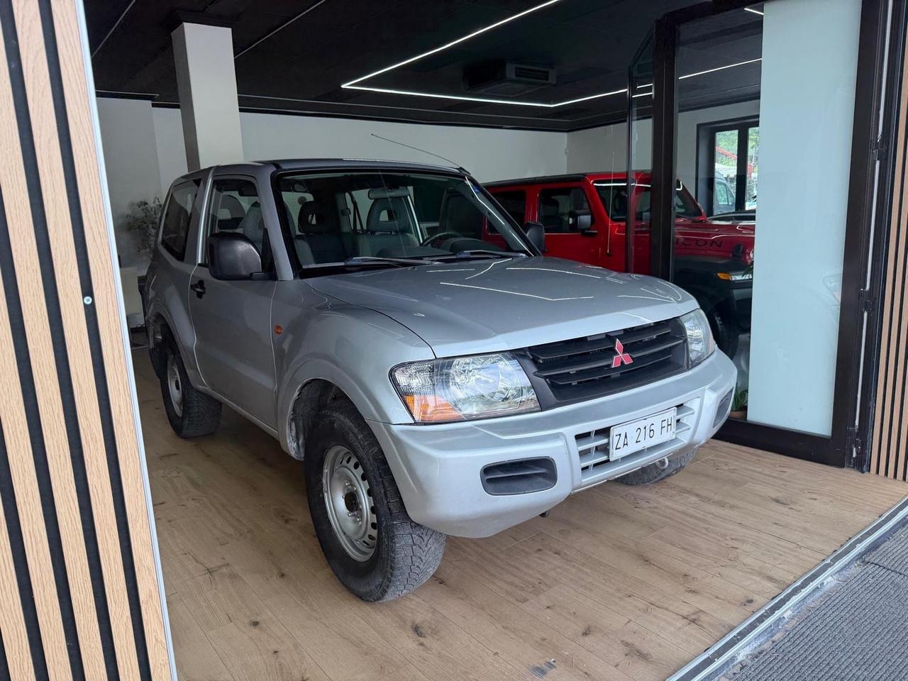 Mitsubishi Pajero 3.2 16V DI-D 3p. GLX
