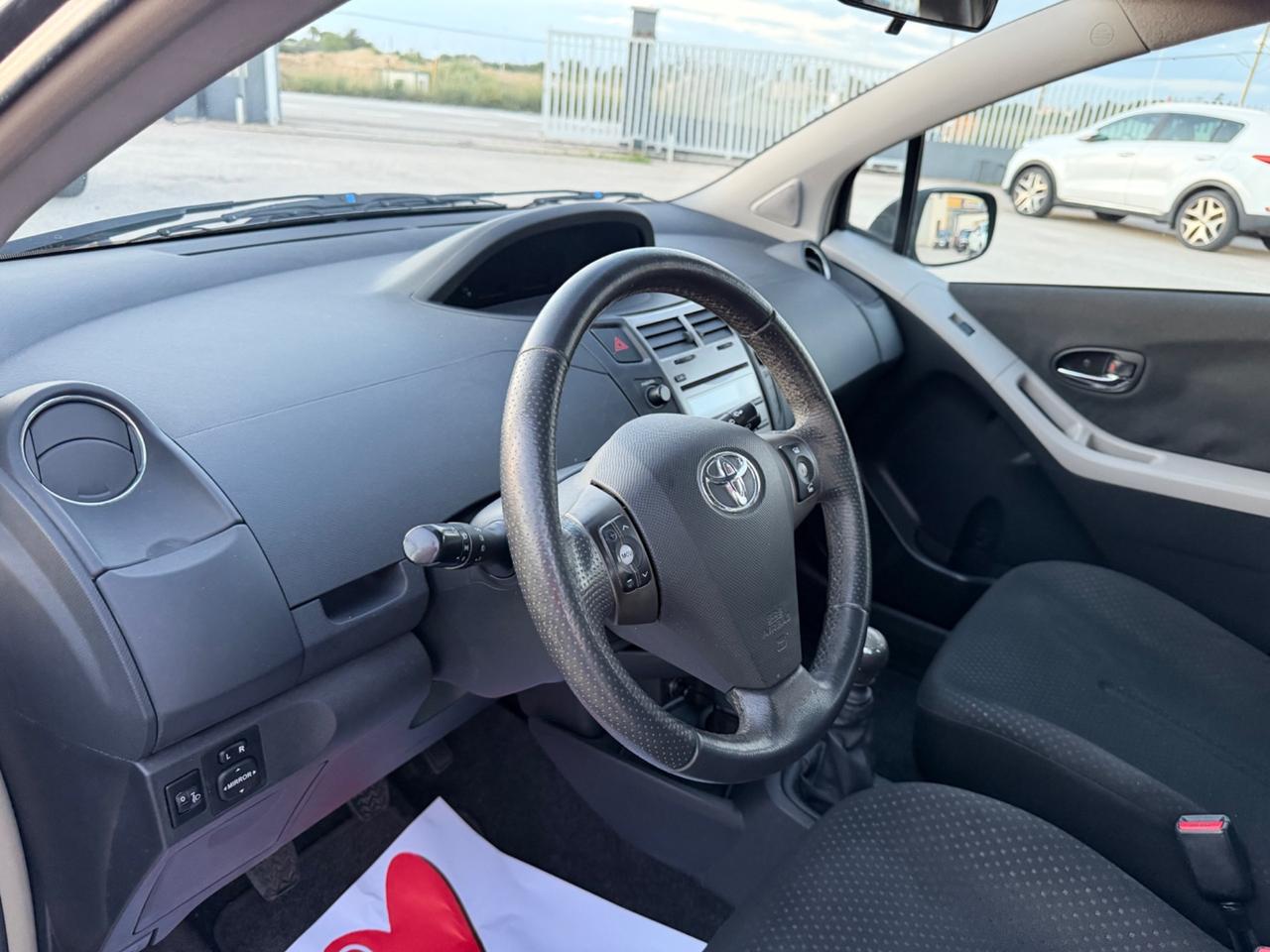 TOYOTA YARIS 1.3 SOL 5PORTE TAGLIANDATISSIMA MY11