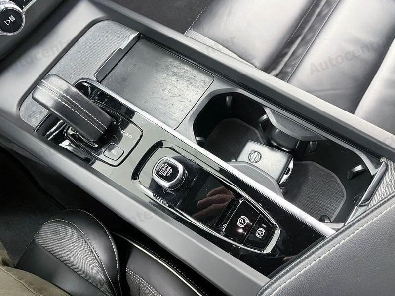 Volvo XC60 XC60 B4 (d) 197CV AUT AWD R DESIGN