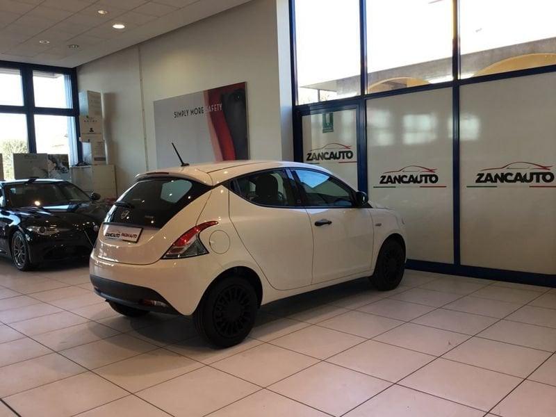 Lancia Ypsilon Ypsilon 1.0 FireFly 5 porte S&S Hybrid Ecochic Silver