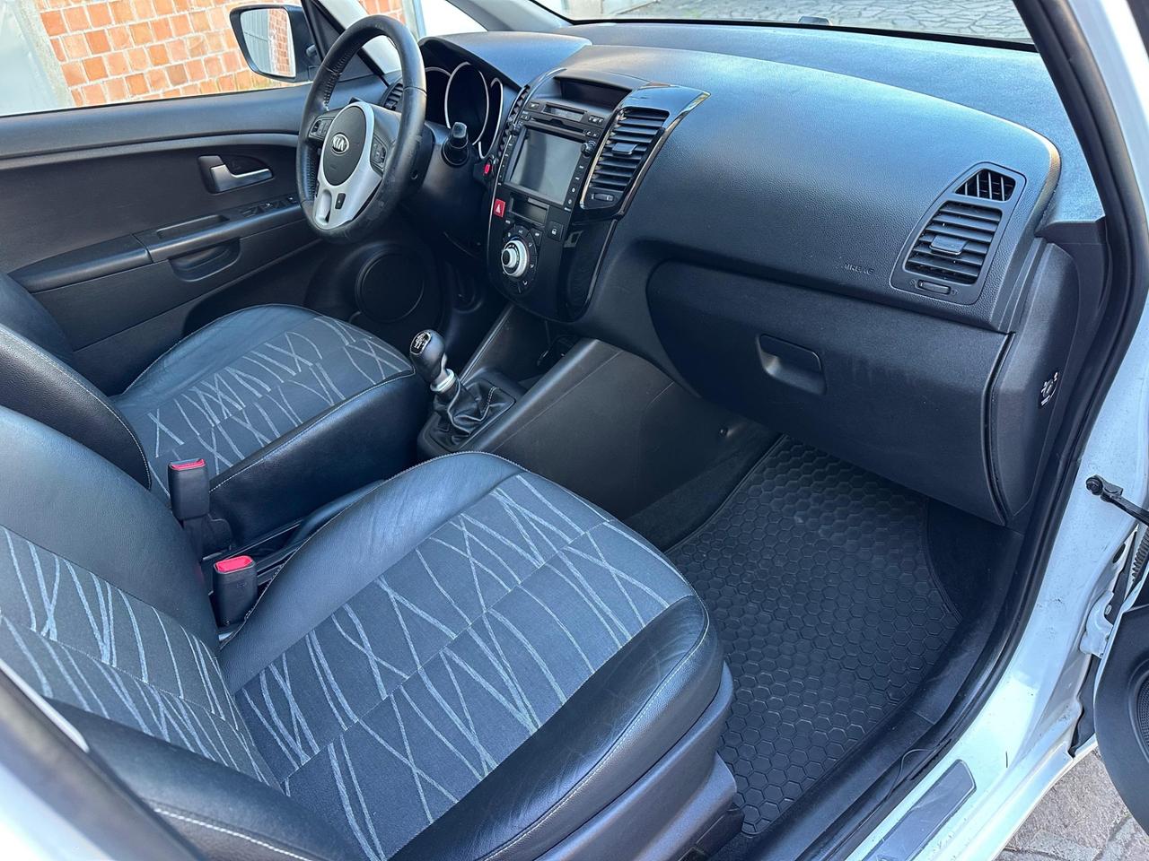 Kia Venga 1.4 CVVT Cool. 79000 KM