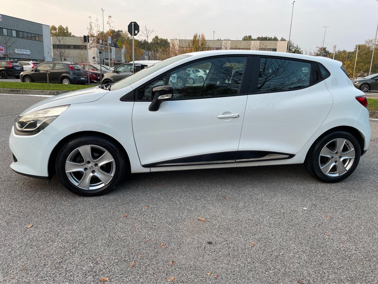 Renault Clio 1.2 75CV 5 porte Live*Neo patentati *