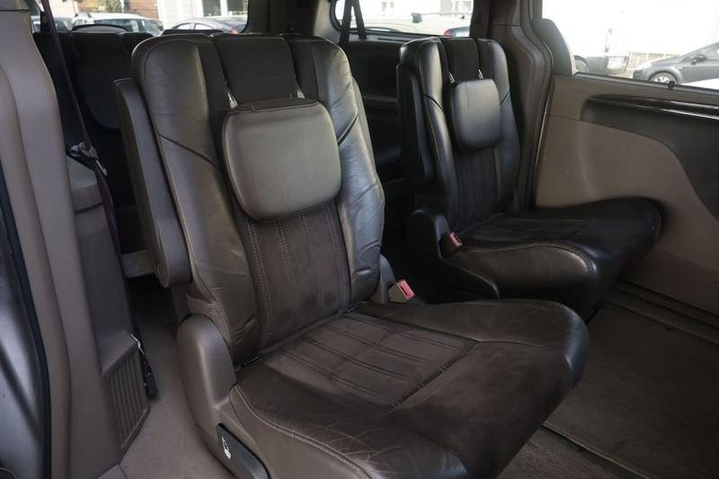 Lancia Voyager Lancia Voyager 2.8 Turbodiesel Platinum 163 CV ANNO 2013