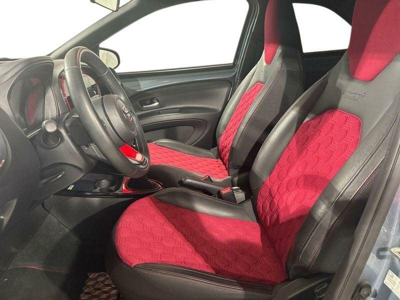 Toyota Aygo X 1.0B (72 CV) Undercover