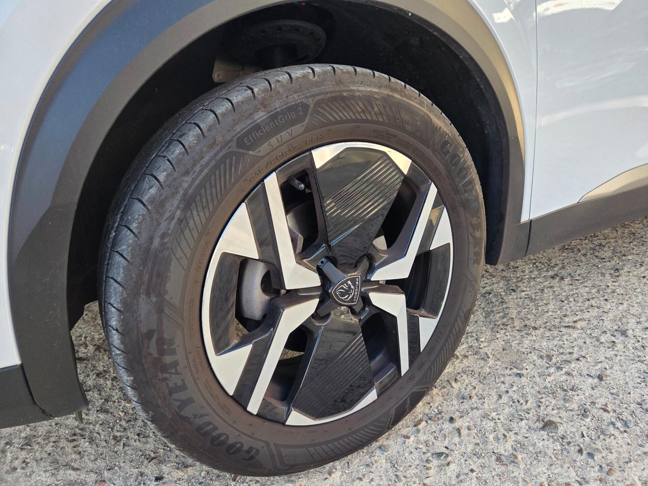 Peugeot 2008 PureTech 1.2 130 cv automatica