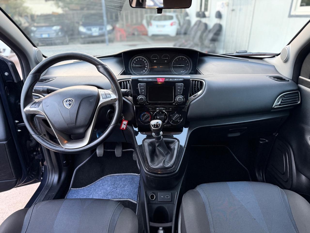 Lancia Ypsilon 1.2 69 CV 5 porte Platinum Km Certif.