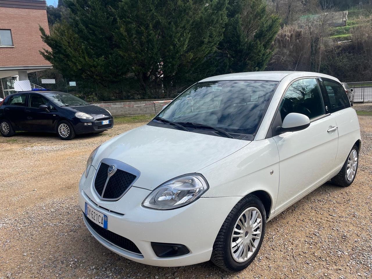 Lancia Ypsilon 1.4 Benzina/GPL - Neopatentati