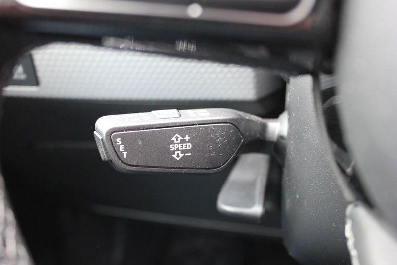 Audi A1 allstreet 30 TFSI S tronic S-LINE Cockpit Camera