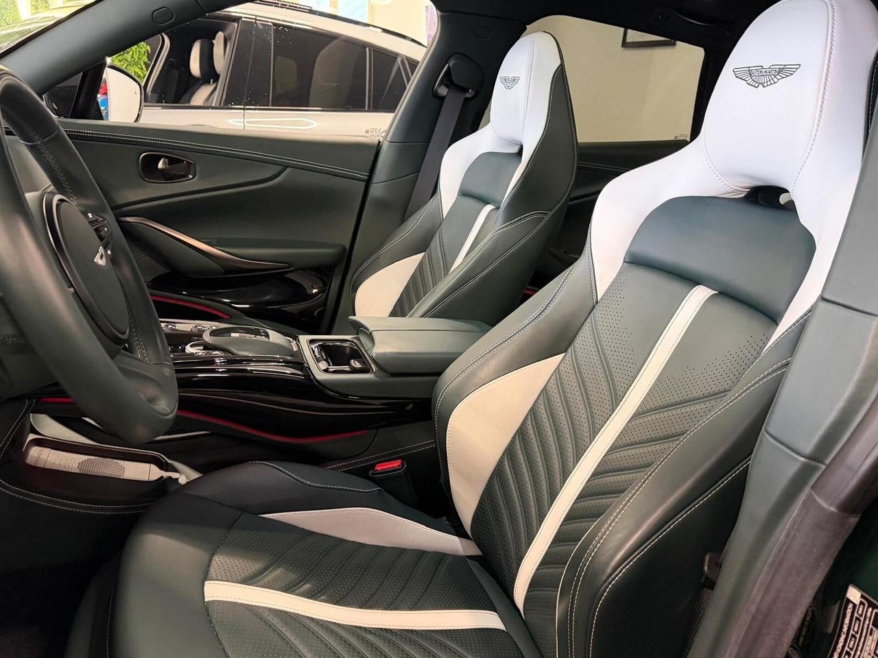 ASTON MARTIN DBX707 4.0 V8 707CV TETTO PELLE NAVI CAM360° ANNO 2024