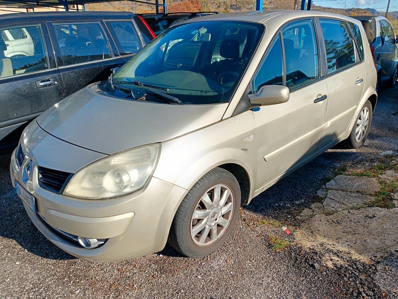 Renault Megane Mégane 1.5 dCi/105CV 4 porte Dynamique