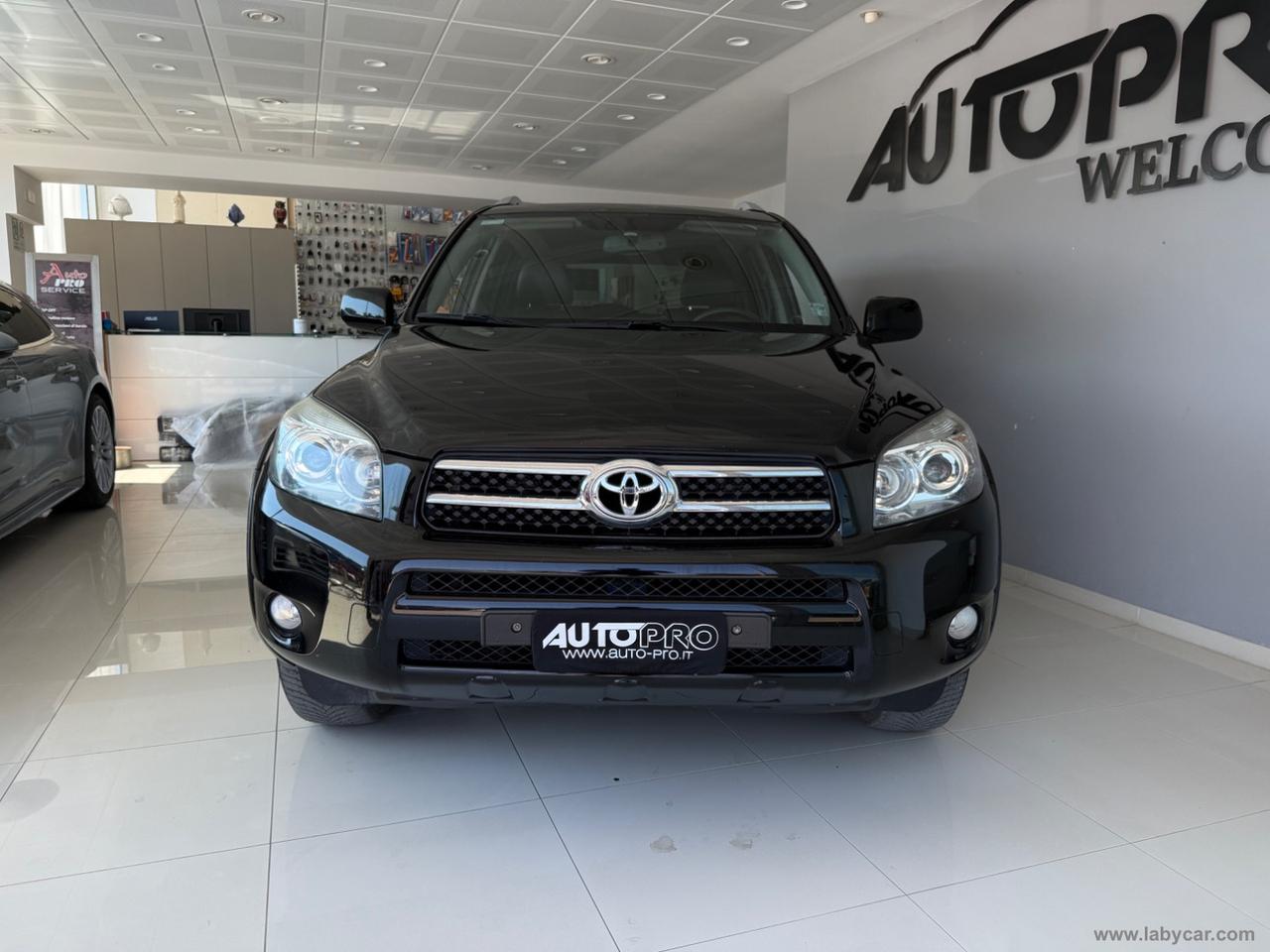 TOYOTA RAV4 2.2 D-4D 177 CV Luxury