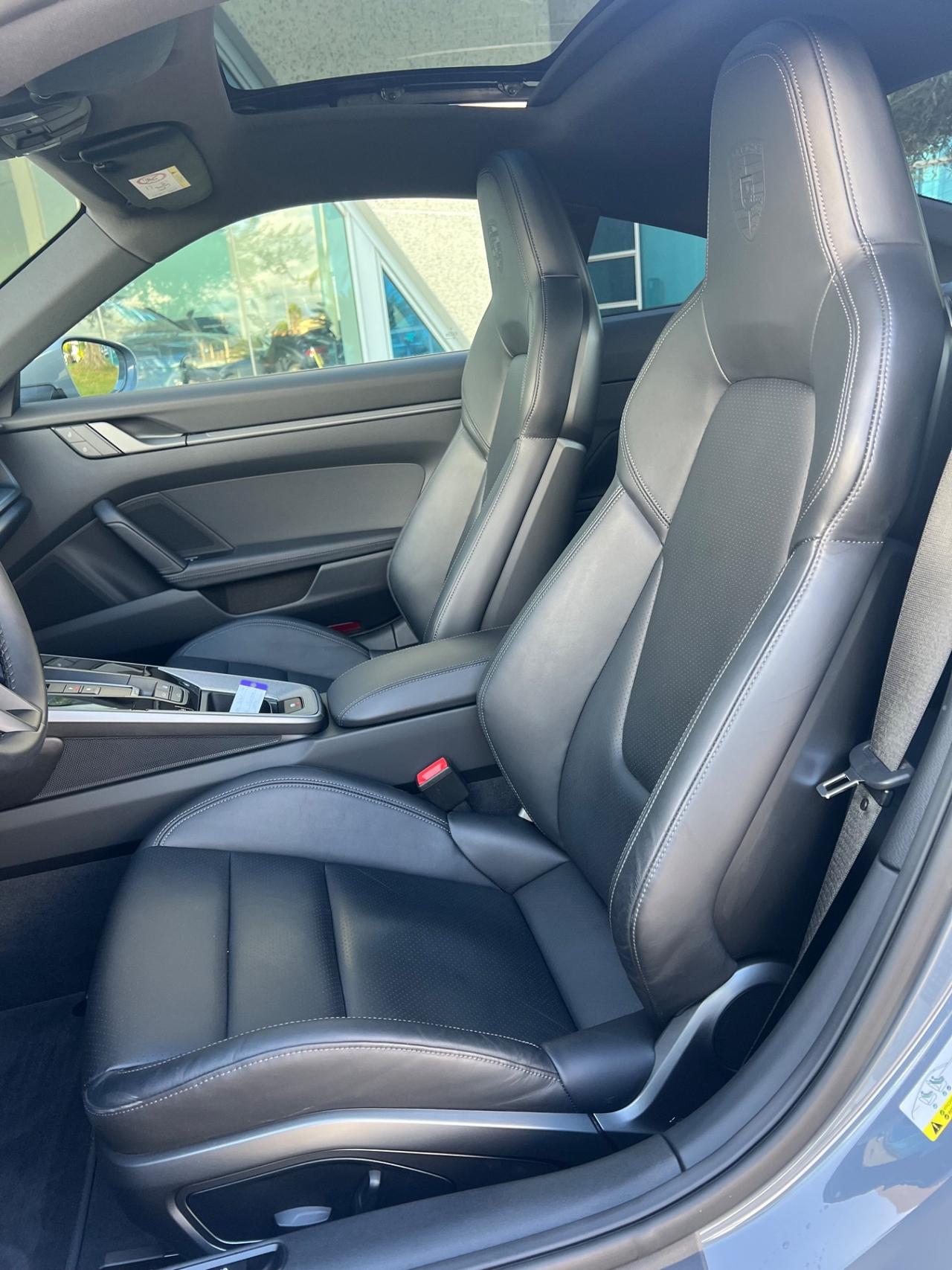 Porsche 992 Coupe Carrera possibilità noleggio no scoring