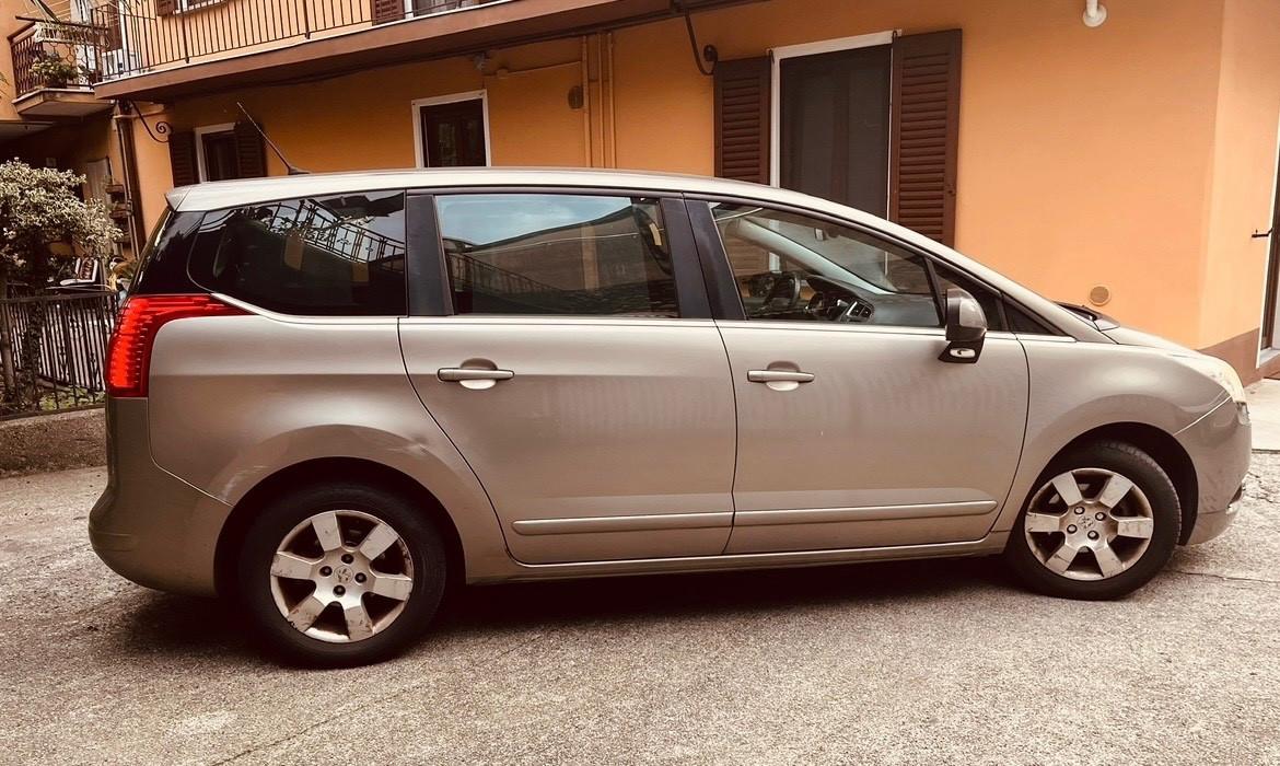 Peugeot 5008 1.6 HDi 112CV Business