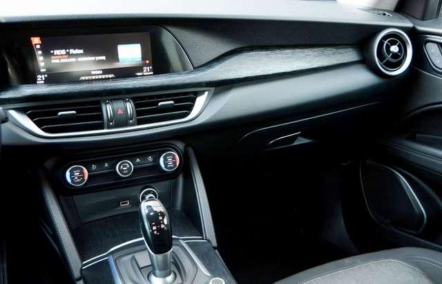 Alfa Romeo Stelvio 2.2 t Sport Tech Q4 190cv auto