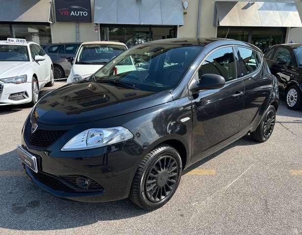 Lancia Ypsilon NEOPATENTATI 1.2 S&S 69CV promo finanziamento